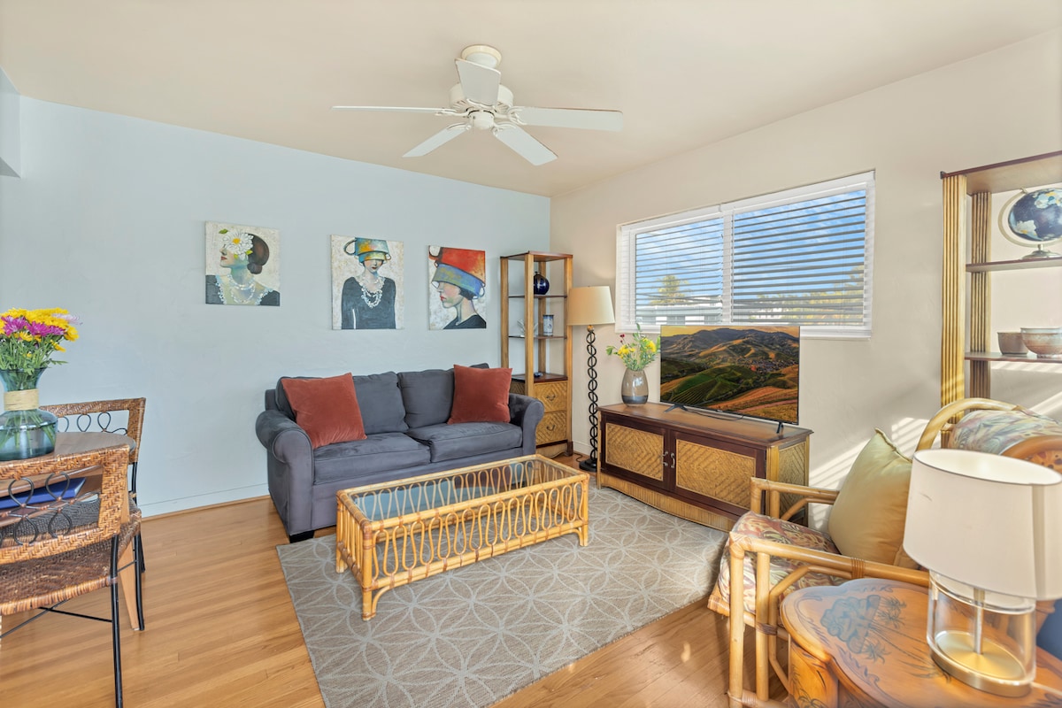 Top performing Airbnb: Desoto Beach House - Old Florida, Beach Chic in Hollywood