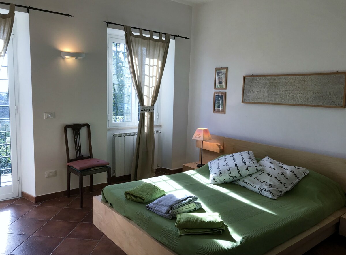 Chambre double avec balcon au premier étage