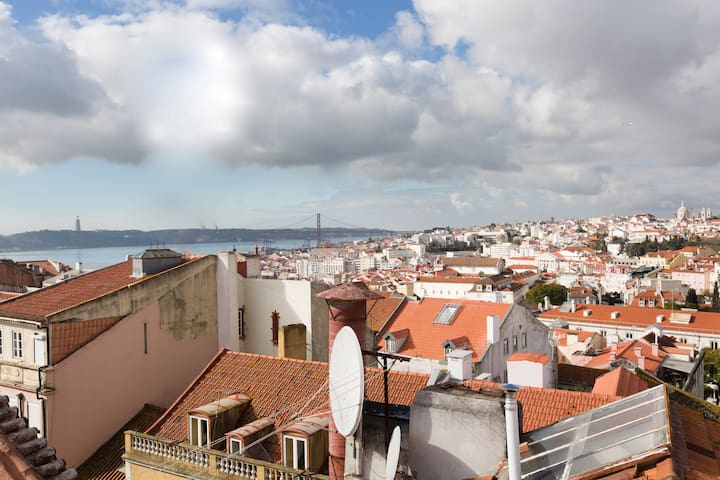 MY LX FLAT Bairro Alto Design Panoramic View