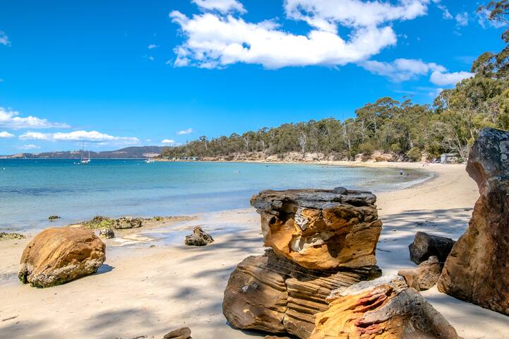 Amazing Coastal Holiday Home gallery image 4