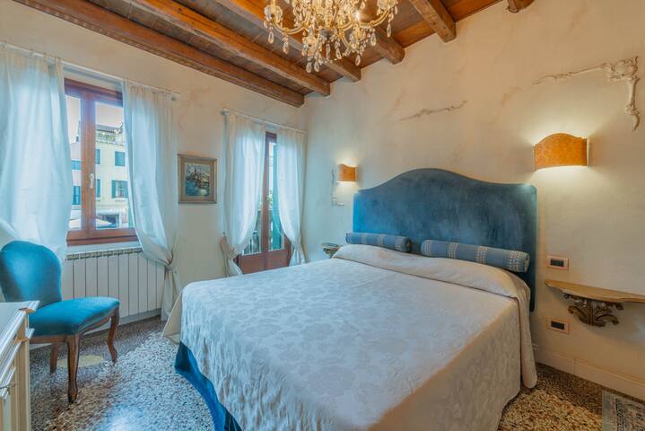 Casa Agostina: Feel the real atmosphere of Venice gallery image 5