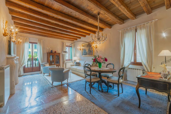 Casa Agostina: Feel the real atmosphere of Venice