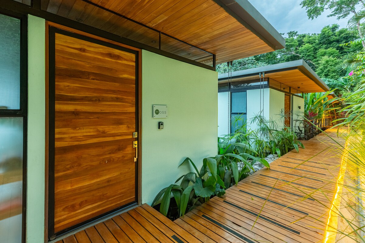 The Green House-Studio Moss, Ocean View, Pool - Houses for Rent in