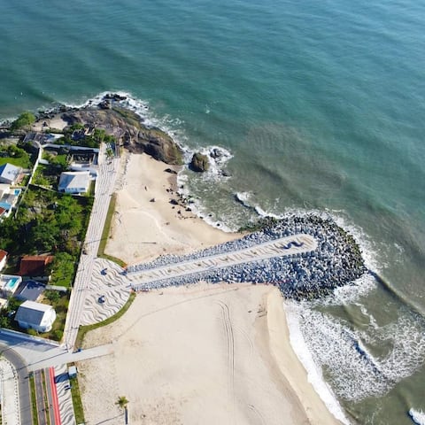 Seaside, in the beauty of Pico de Matinhos