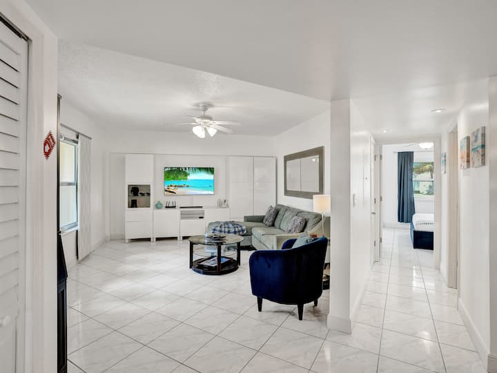 Direct Beach / Intracoastal Lifestyle - Fort Lauderdale