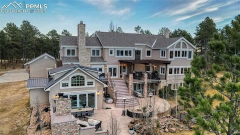 Colorado FarmHouse Retreat