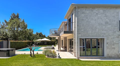 Villa VinoMore- Exklusiv mit Whirlpool & Fitness