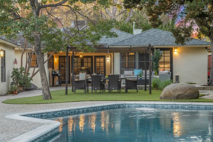 105 Modern Ranch Retreat: Pool-Games-Peaceful Yard gallery image 2