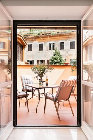 Elegante attico nel centro di Roma