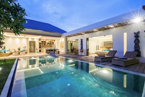 Luxurious & Spacious Private 2BR Villa with pool