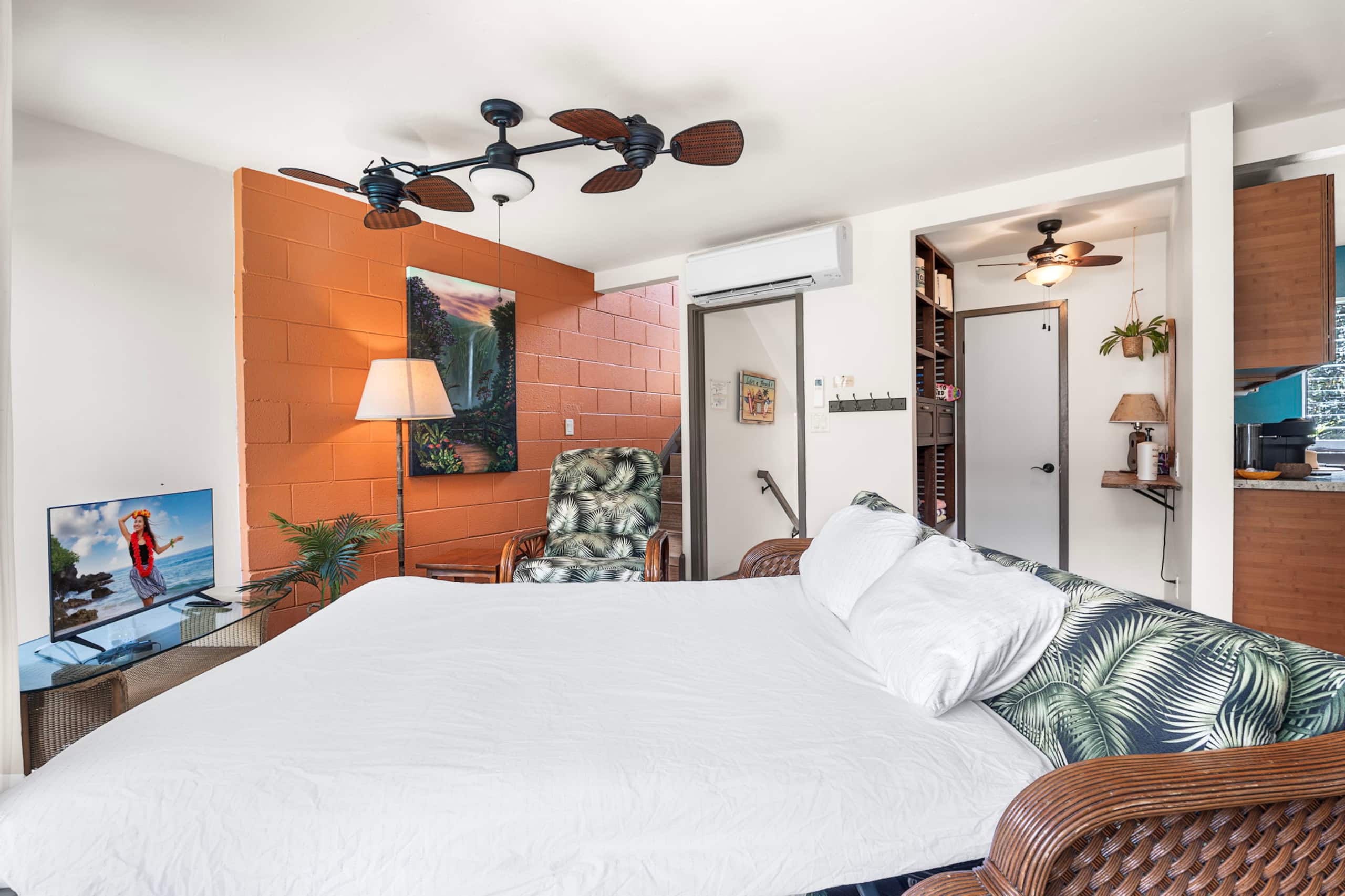 Condo in Kailua-Kona · ★4.89 · 1 bedroom · 2 beds · 1.5 private baths - Image 10