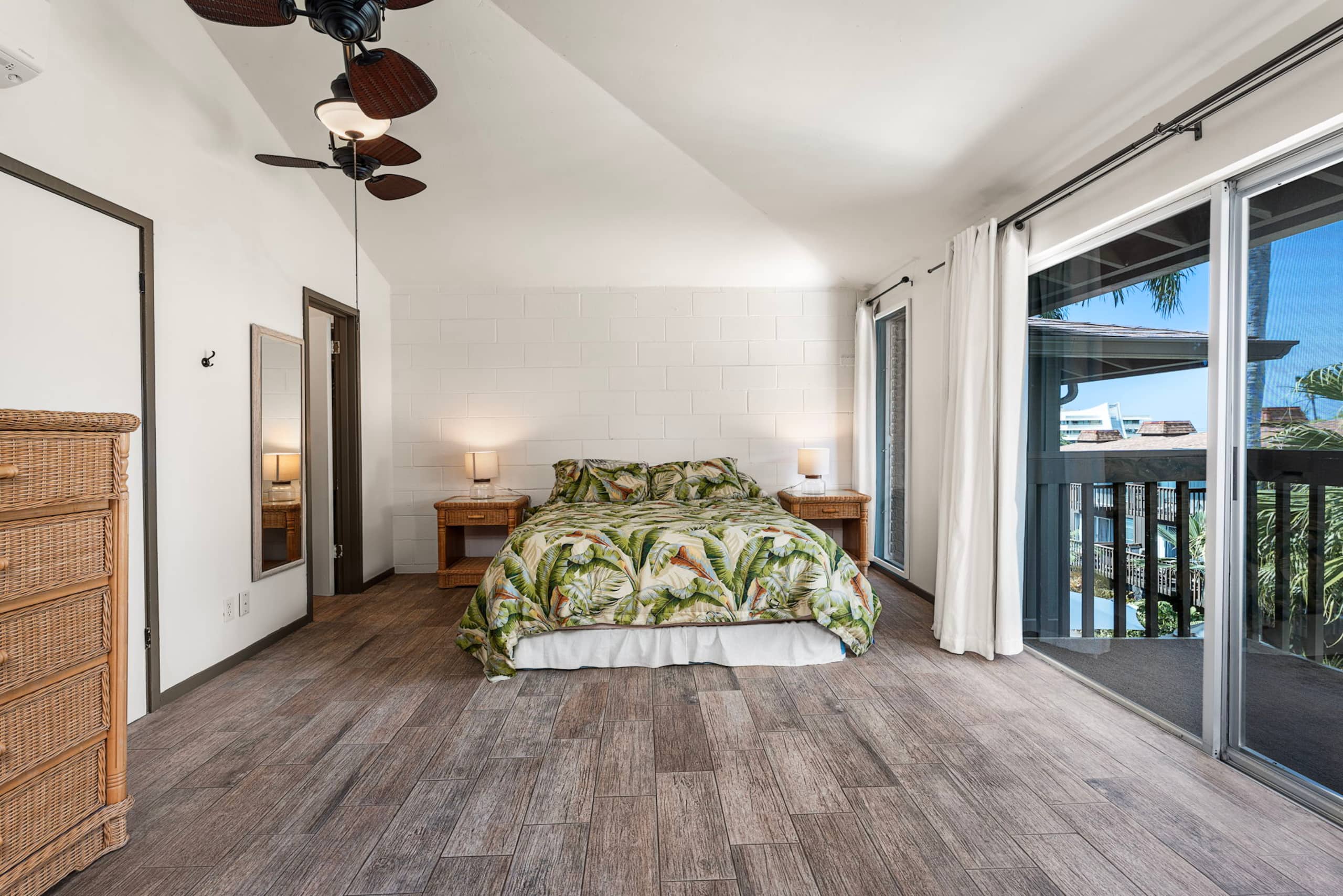 Condo in Kailua-Kona · ★4.89 · 1 bedroom · 2 beds · 1.5 private baths - Image 12