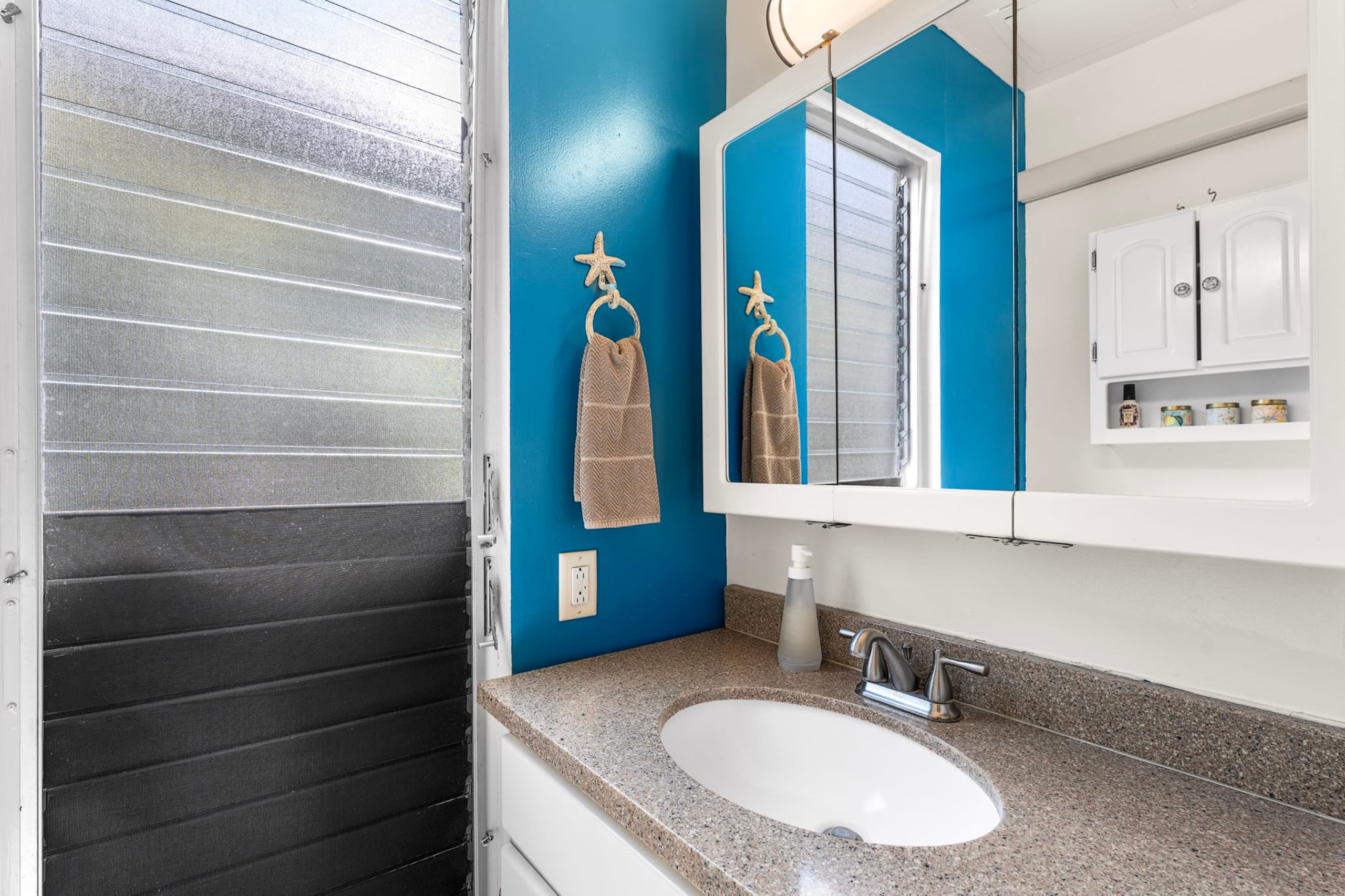 Condo in Kailua-Kona · ★4.89 · 1 bedroom · 2 beds · 1.5 private baths - Image 16