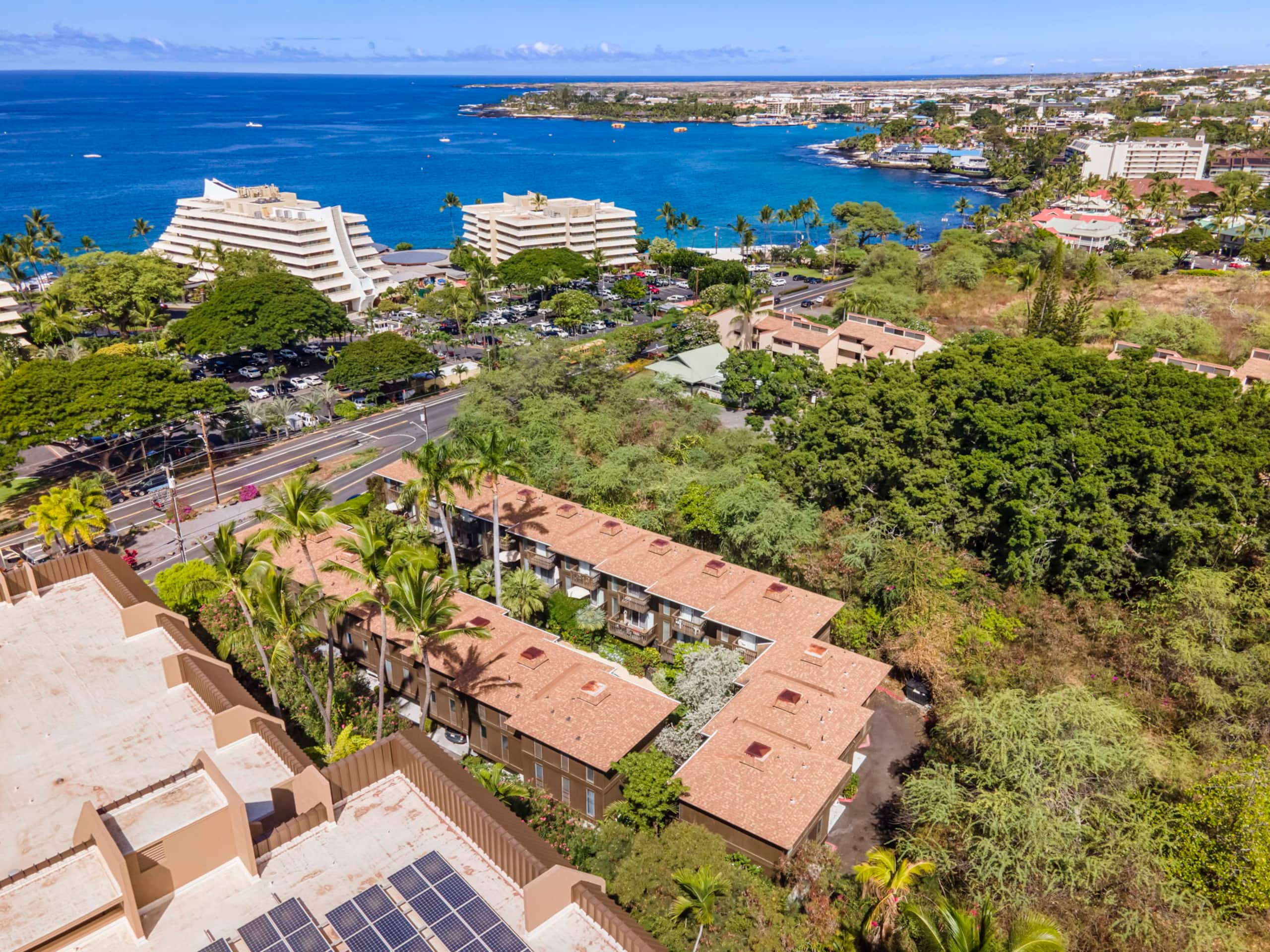 Condo in Kailua-Kona · ★4.89 · 1 bedroom · 2 beds · 1.5 private baths - Image 40