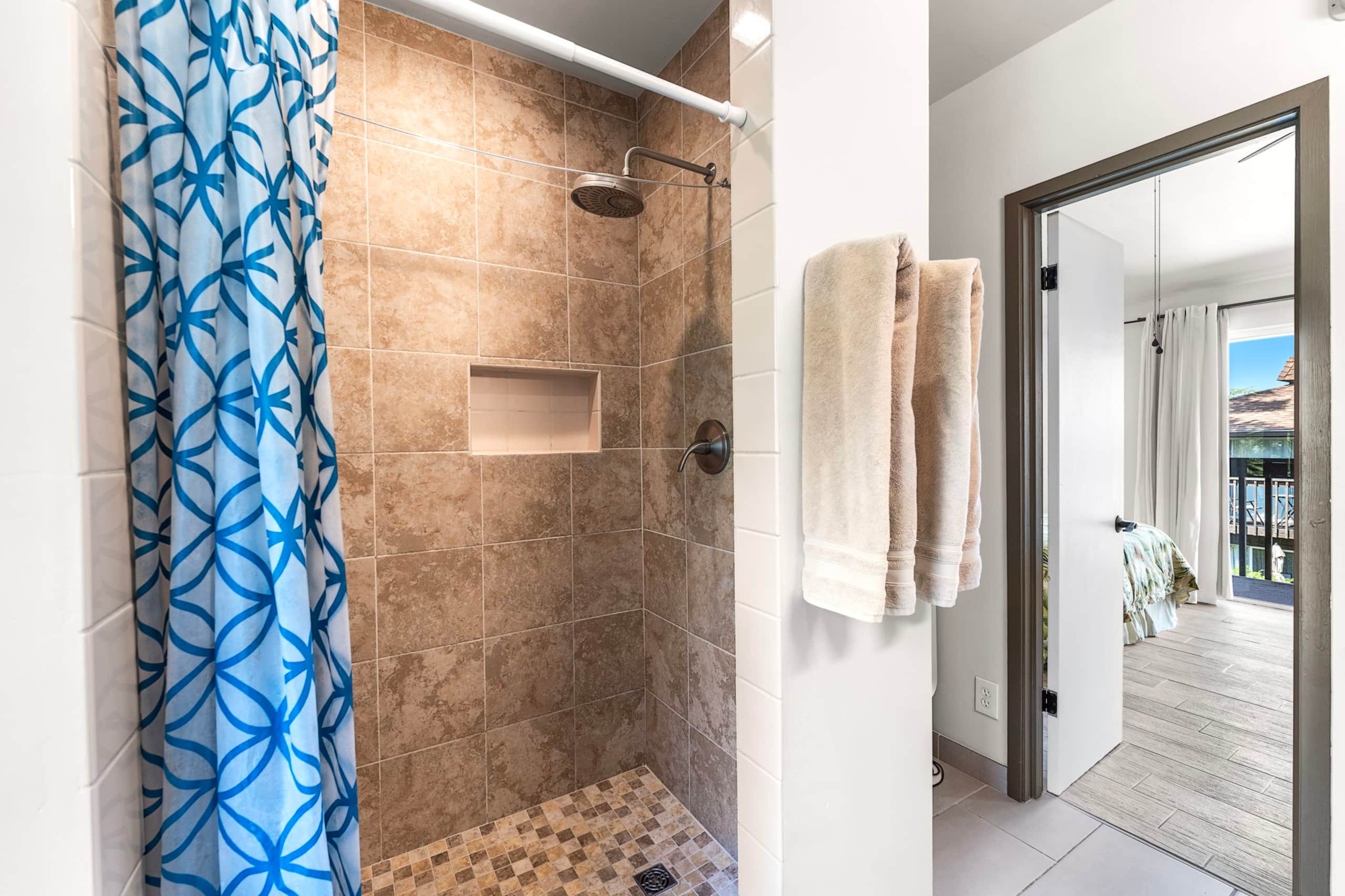 Condo in Kailua-Kona · ★4.89 · 1 bedroom · 2 beds · 1.5 private baths - Image 15