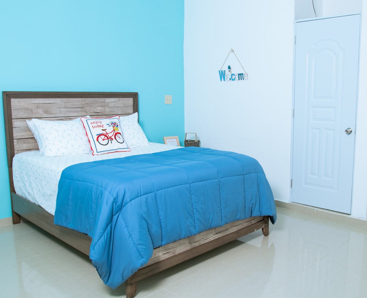 Chumba kilicho na ufikiaji wa roshani