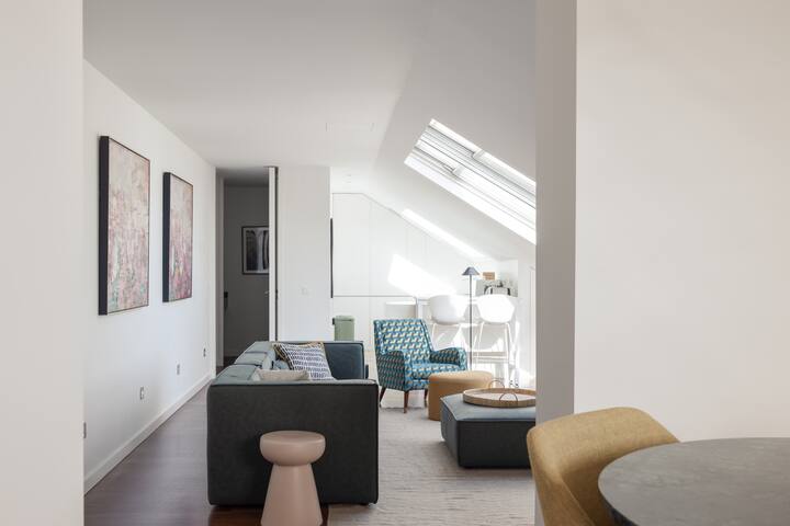 Deco Gem in City Center gallery image 5