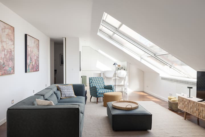 Deco Gem in City Center