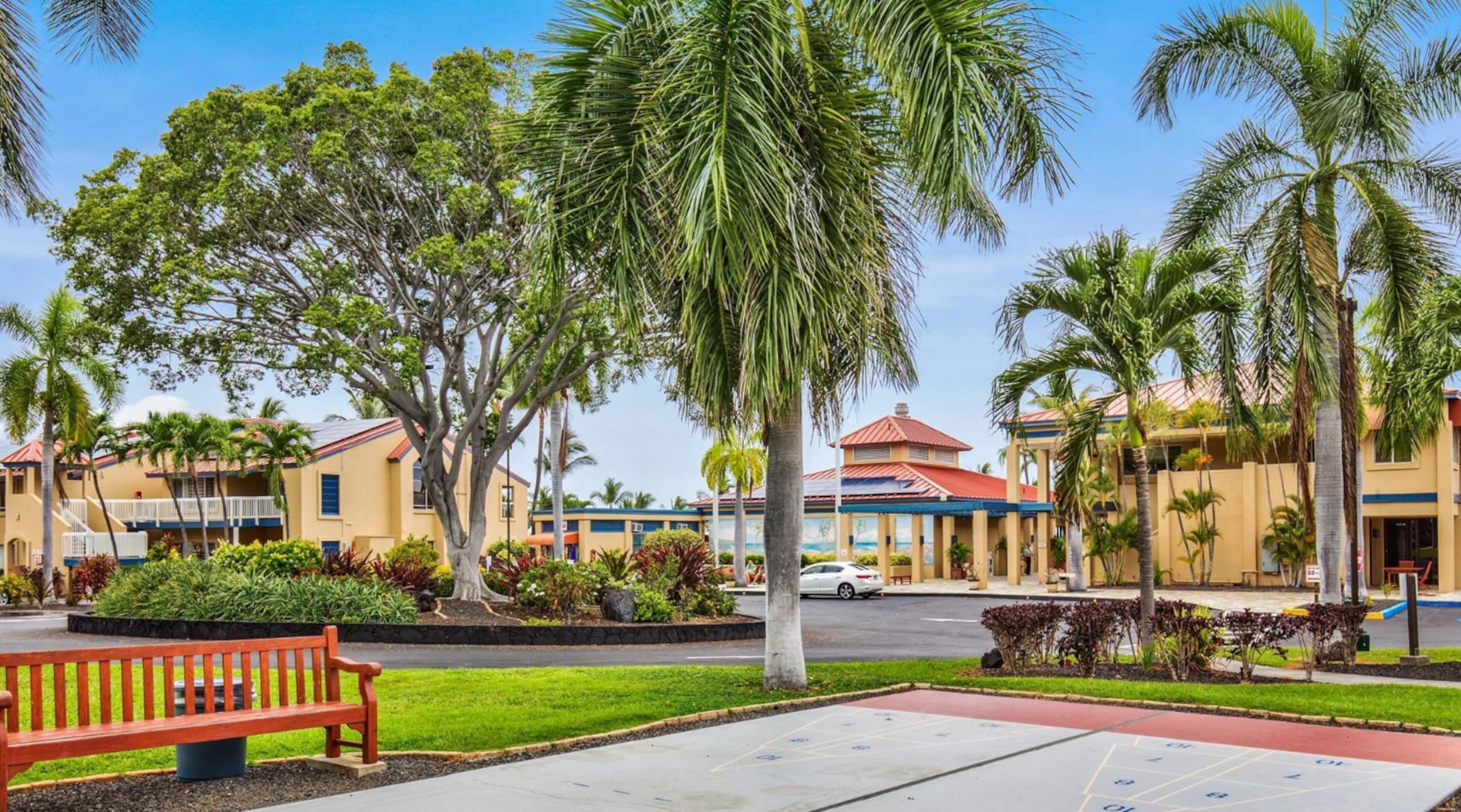 Condo in Kailua-Kona · ★4.91 · 2 bedrooms · 2 beds · 2 baths - Image 28