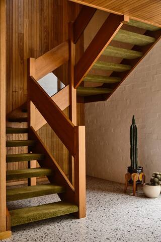 The Fender House, a mid-century Palm Springs oasis gallery image 5