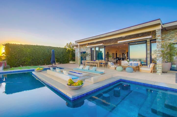 Luxury house with panoramic view in La Jolla gallery image 4