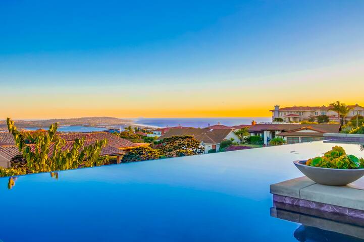 Luxury house with panoramic view in La Jolla gallery image 3