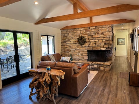 Popular Airbnb listing: Carmel-by-the-Sea Mission Beach House in Carmel By The Sea