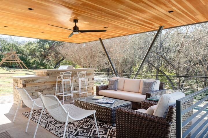 Toro Canyon /10 Min to DT/Pool/Hot Tub/Sport Ct/ + gallery image 2