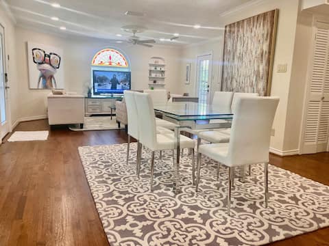 University Park Upstairs Luxury Duplex