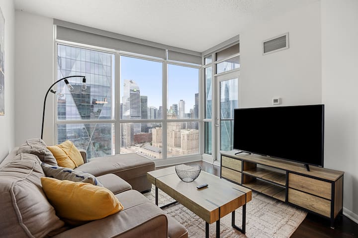 2BR – 2WR Luxury Suite Downtown TOR – Free Parking