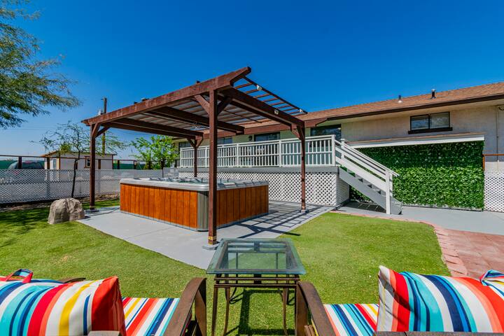 Vegas Retreat | Hot Tub| Games| Near Strip/Airport