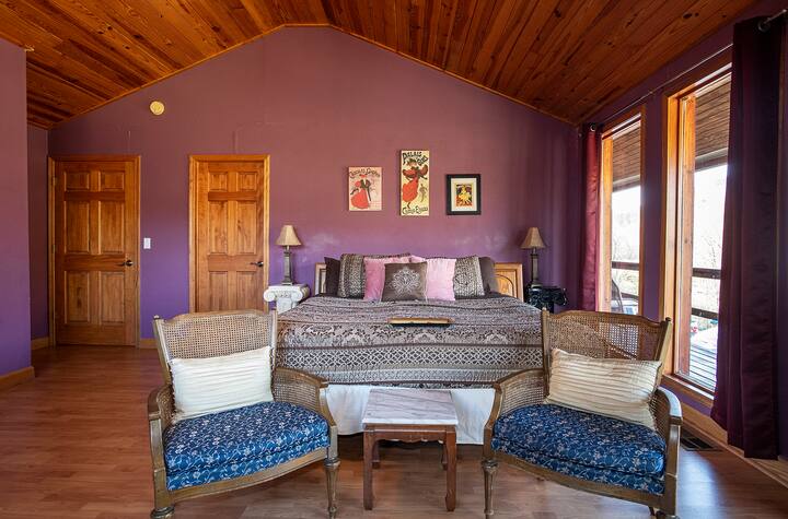 חדר שינה שליו ליד נהר באפלו