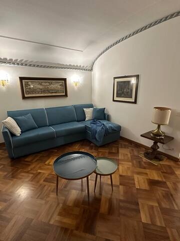 Lungarno Vespucci – charming apartment gallery image 2