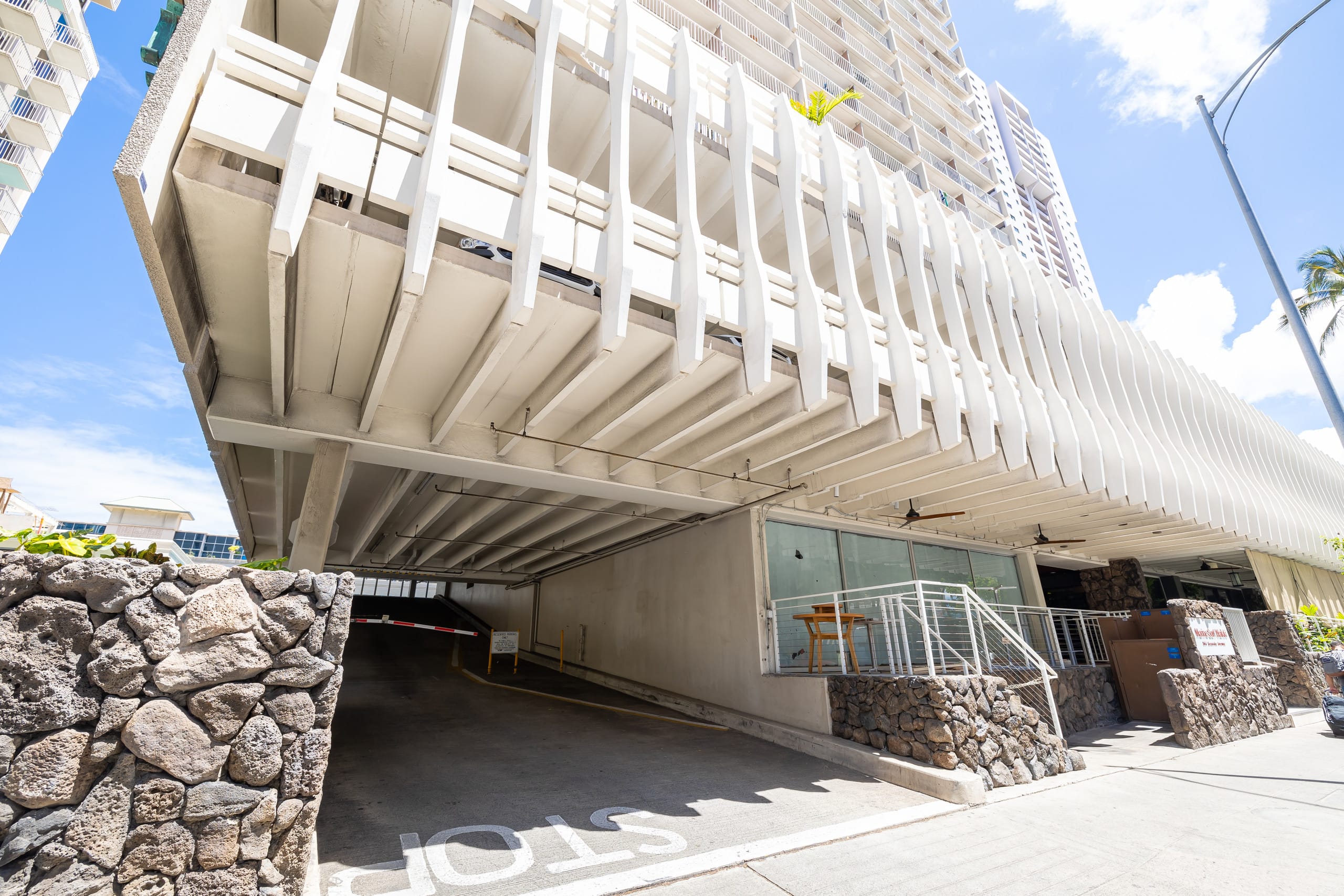 Condo in Honolulu · ★4.67 · 1 bedroom · 3 beds · 1 private bath - Image 24