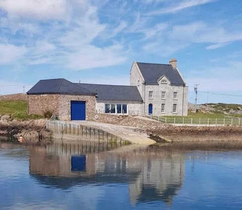 Idyllic getaway on a wild Irish island
