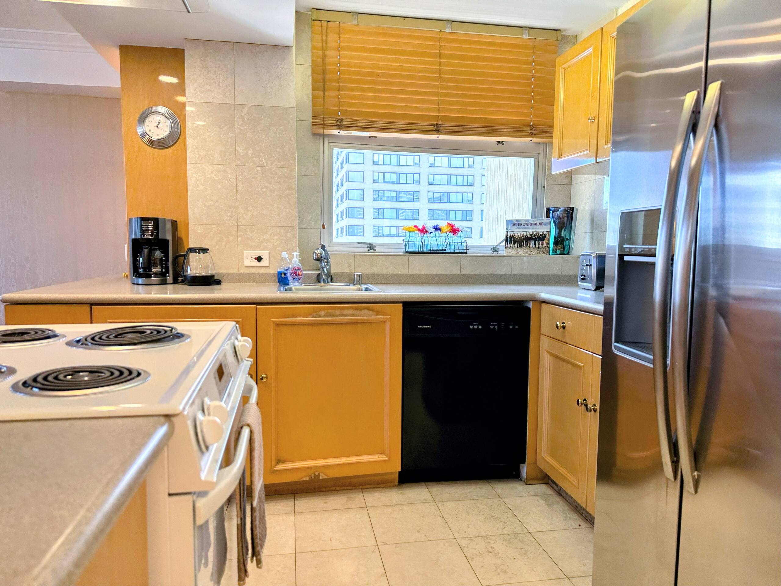 Partial Ocean Views - Cozy, Great for Families! - Image 10