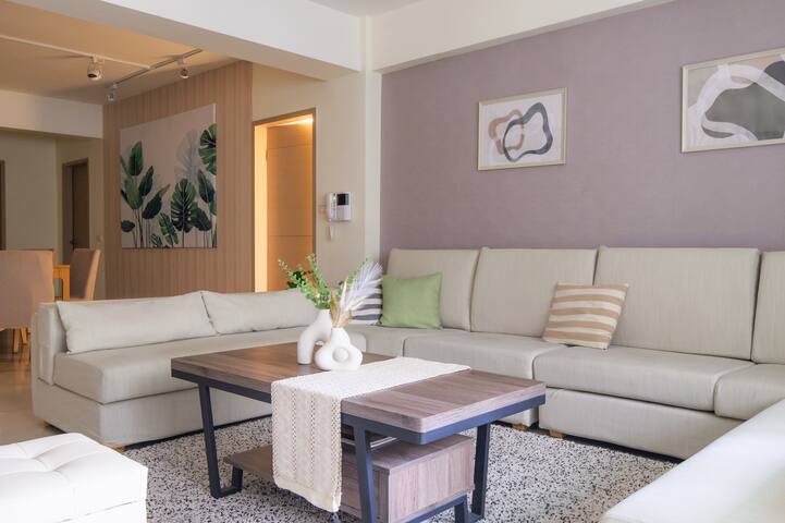 Beautiful Spacious 5B3b 4 Min Zhongxiao Dunhua MRT gallery image 2