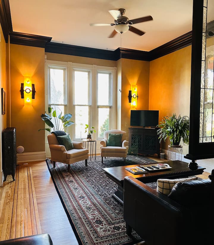 Historic Home In The Heart Of The City 2 Story - Minneapolis, MN