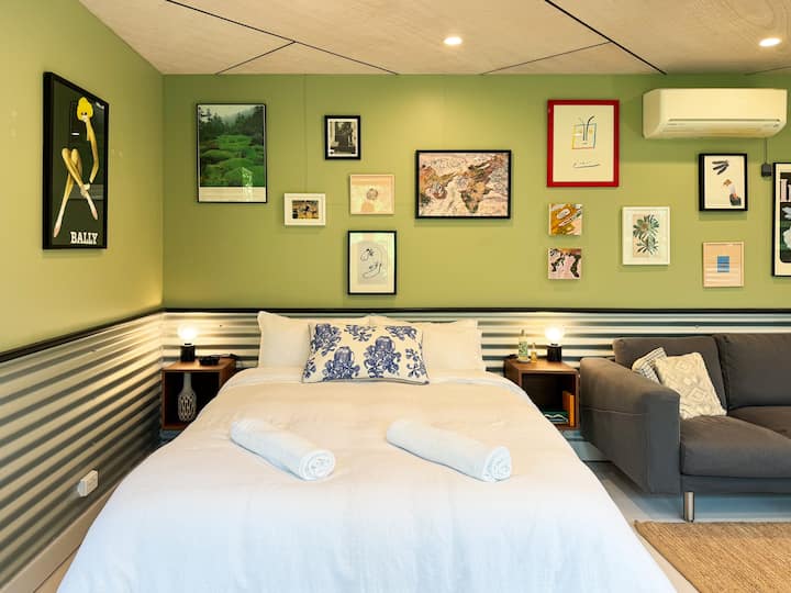 Your bed with Linen sheets
