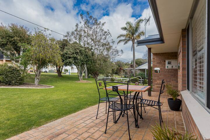 Fisherman’s Rest, Emu Point, Albany gallery image 4