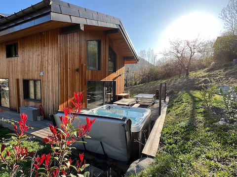 "Les 3 marmottes" 4* chalet, 12 people, jacuzzi