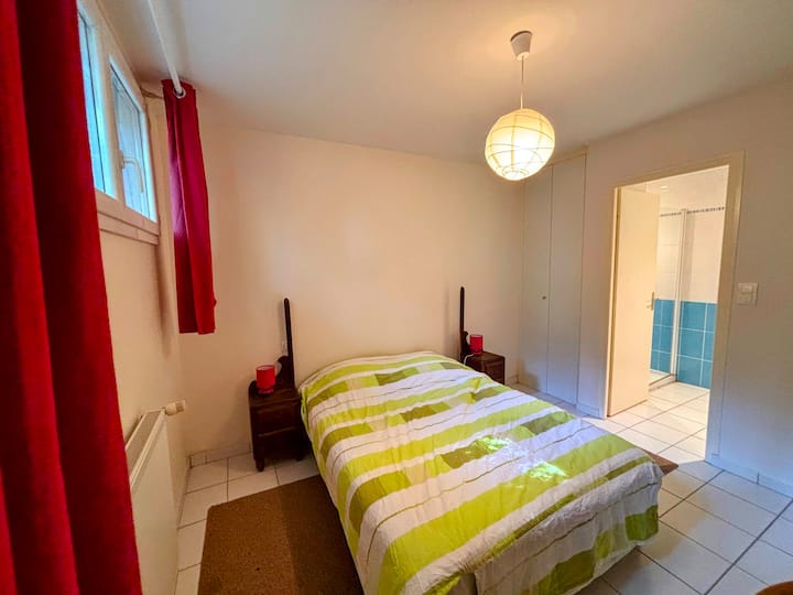 Chambre double avec salle de bains "en-suite".