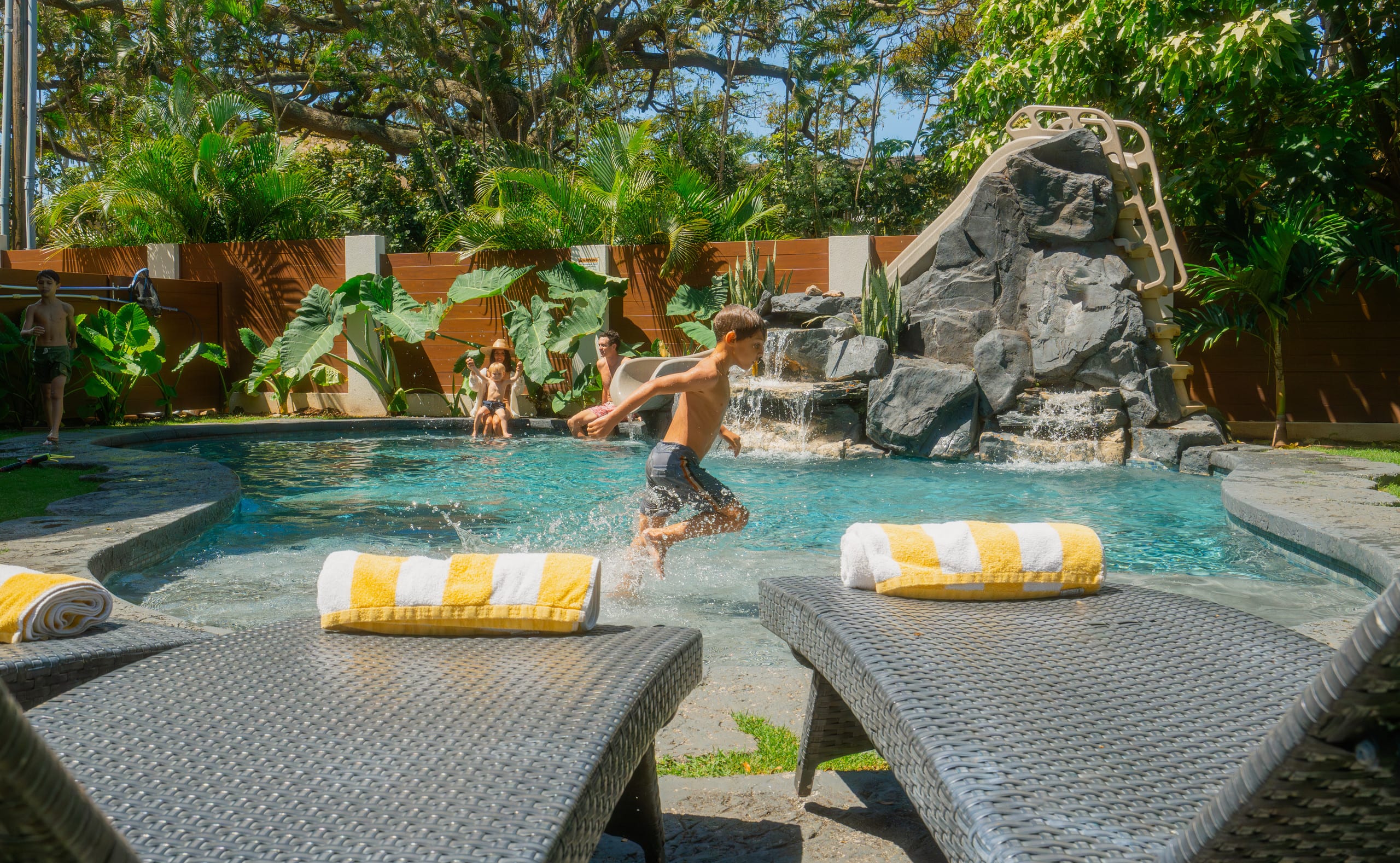 Home in Lahaina · ★5.0 · 7 bedrooms · 14 beds · 7 baths - Image 5
