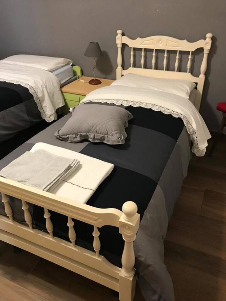 Schlafzimmer 2