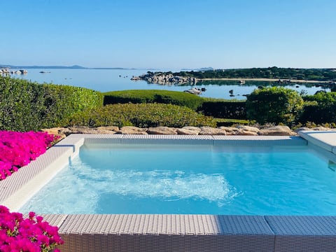 Villa Penthouse private beach access, HotTub, maid