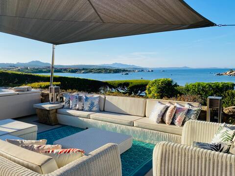 Villa Penthouse private beach access, HotTub, maid