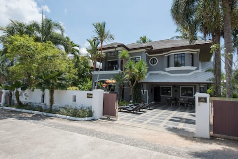 Baan Santhiya Deluxe Pool Villa- Free Tuk-Tuk (V1)