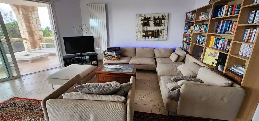 Luxury Villa ‘La Barca’ – 3 Bedrooms & 2 Bathrooms gallery image 3