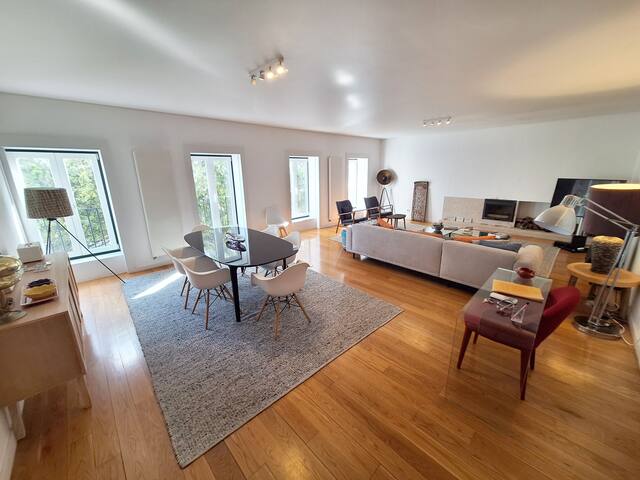 Lisboa castle walls confortable Tagus view 6p