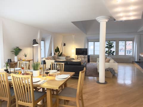 *Luxury Old Town Suite | XXL Penthouse | 170 sqm*